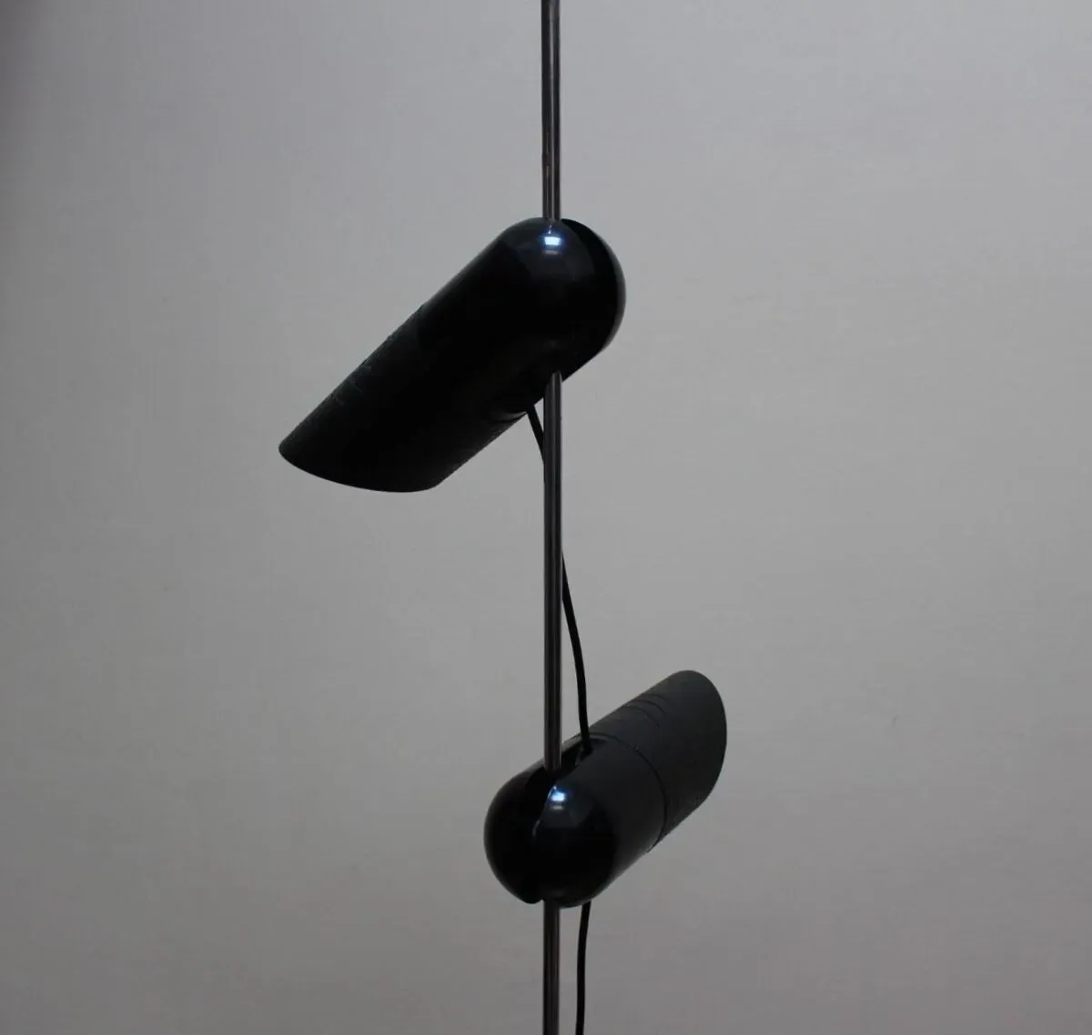 Illustration numéro 4 du produit Lampadaire Carlo Urbinati par Harvey Guzzini