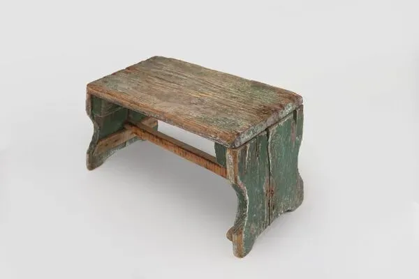 Illustration numéro 4 du produit Tabouret industriel en bois vert, France, années 1900