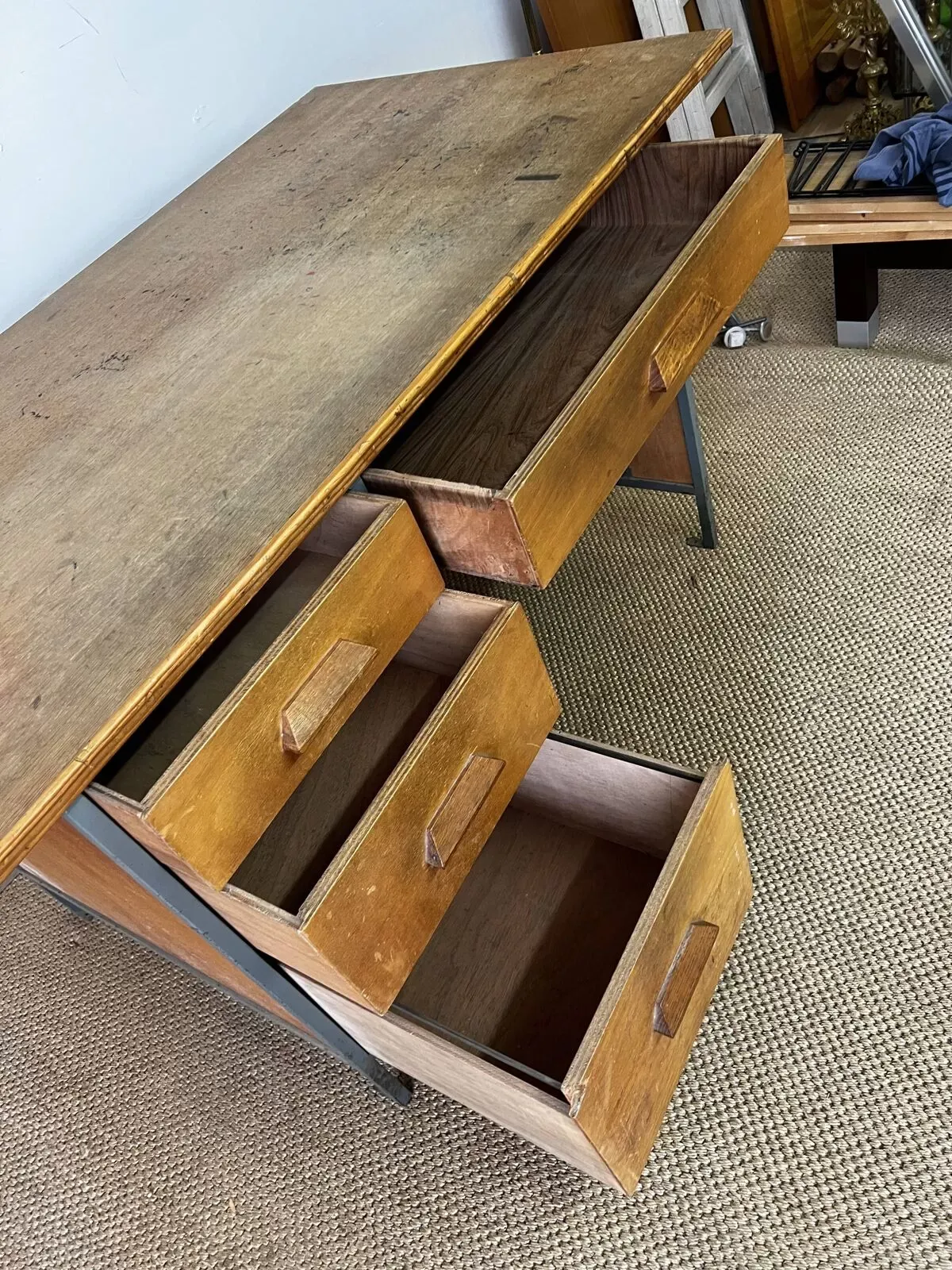 Illustration numéro 4 du produit Bureau industriel vintage