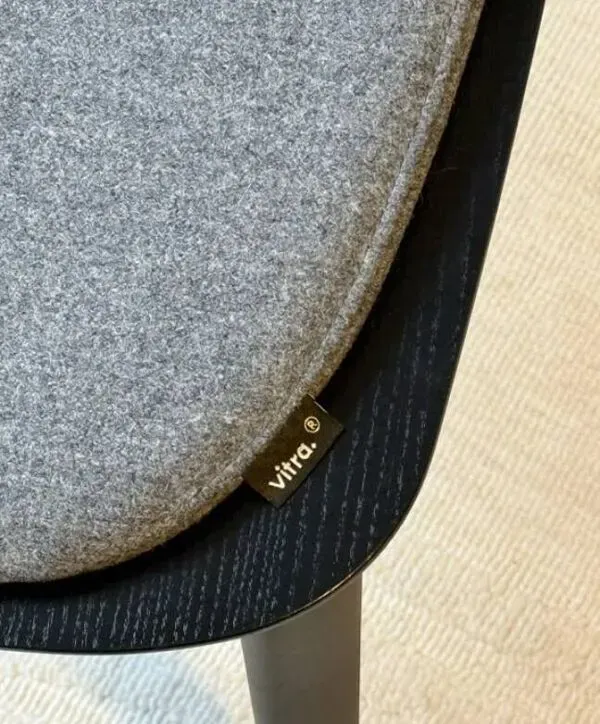 Illustration numéro 4 du produit Chaise belleville par Ronan et Erwan Bouroullec pour Vitra