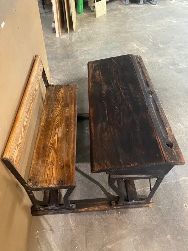 Illustration numéro 4 du produit Bureau d’écolier double 1900