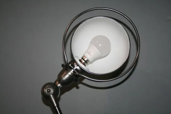 Illustration numéro 4 du produit Lampe lampadaire Jieldé 3 bras  40cm jielde industriel Jean Louis Domecq