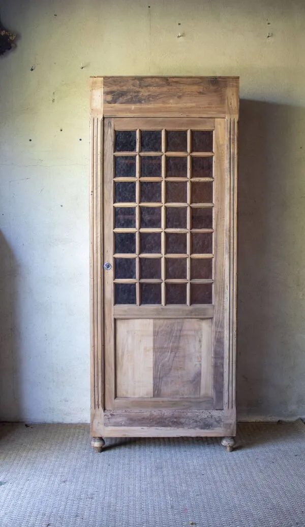 Illustration numéro 4 du produit Bonnetière vitrée année 1915 bois massif