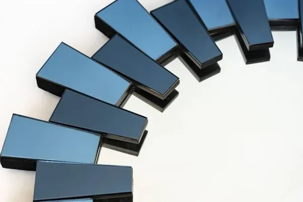 Illustration numéro 4 du produit Miroir par Olivier de Schrijver