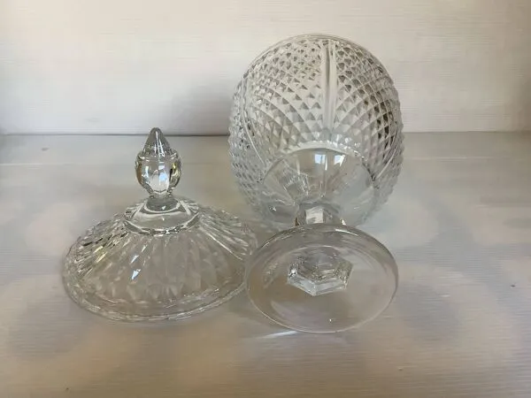 Illustration numéro 4 du produit Grande bonbonnière pointe de diamant