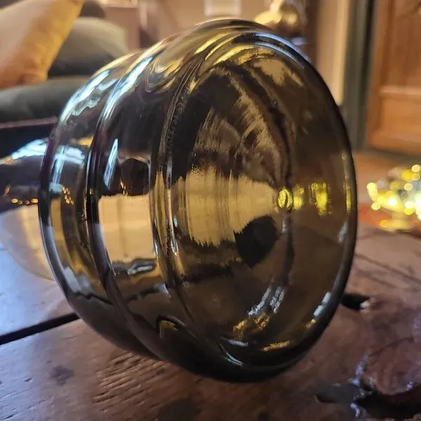 Illustration numéro 4 du produit Pichet en verre fumé – Années 70