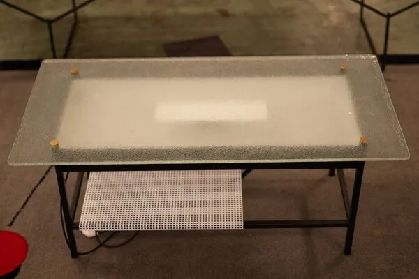 Illustration numéro 4 du produit Table basse lumineuse R. Mathieu 517