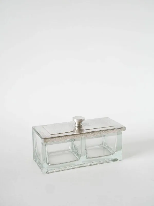 Illustration numéro 4 du produit Pot à condiments en métal argenté et verre, 1930