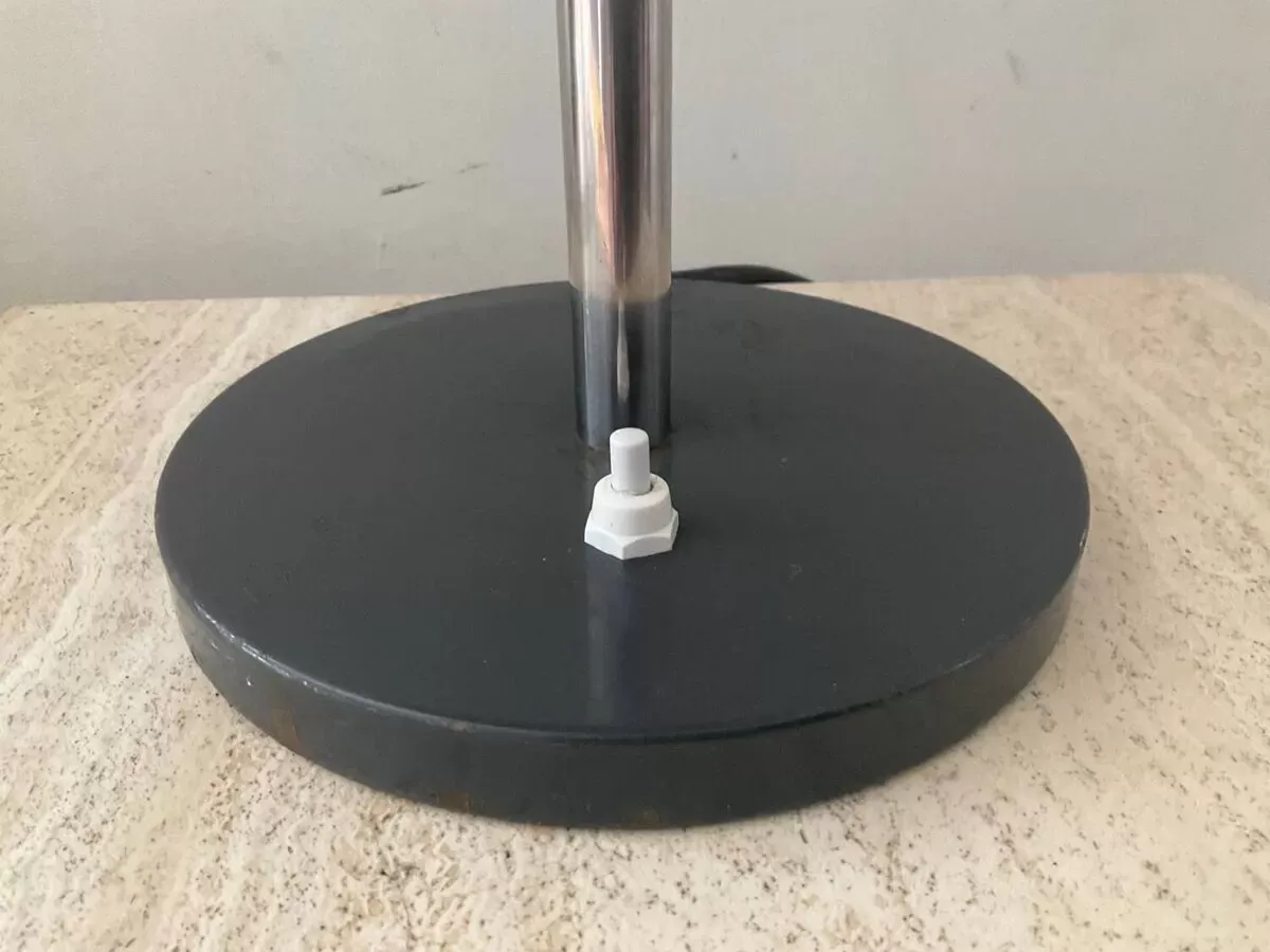 Illustration numéro 4 du produit Lampe vintage des années 50 en tôle