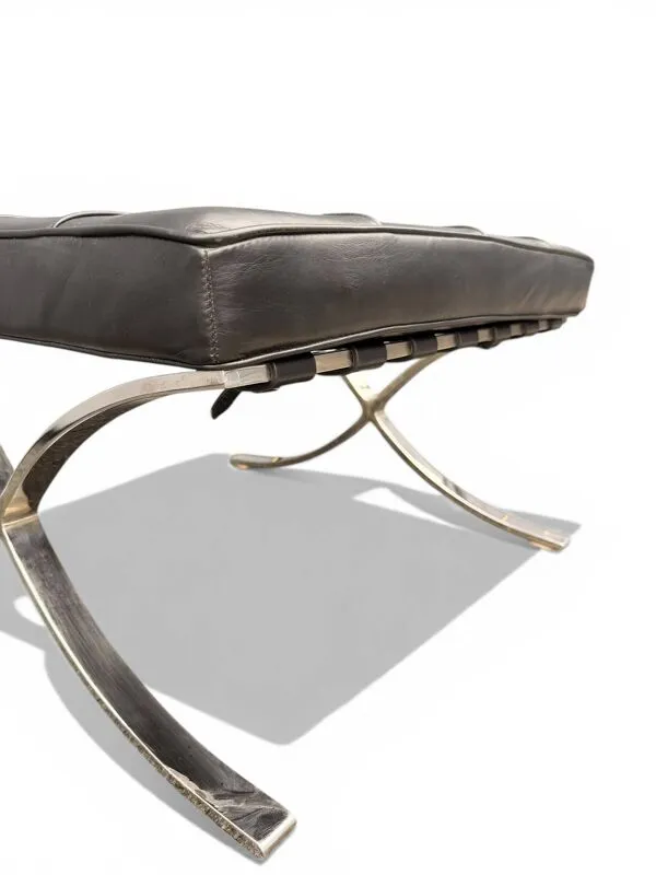 Illustration numéro 4 du produit Ottoman Barcelona Original Knoll - Cuir Noir & Chrome - Design 1929