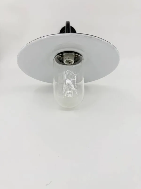 Illustration numéro 4 du produit Lampe de cour