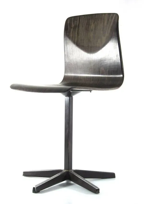 Illustration numéro 4 du produit Chaise en contreplaqué vintage des années soixante Pagholz