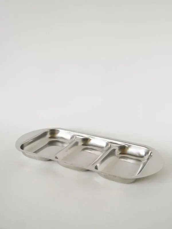 Illustration numéro 4 du produit Plat à compartiments rectangulaire en inox, Design, 1970, 35 X 16 cm