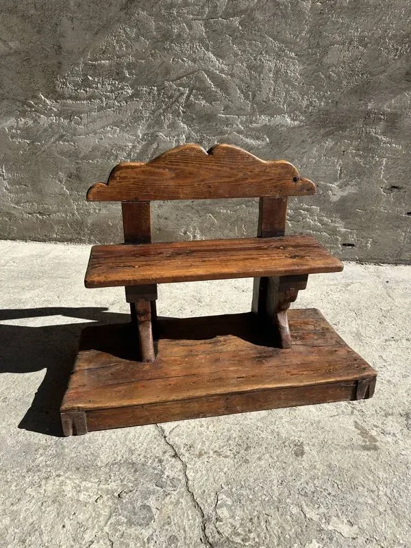 Illustration numéro 4 du produit Banc d'école sur estrade