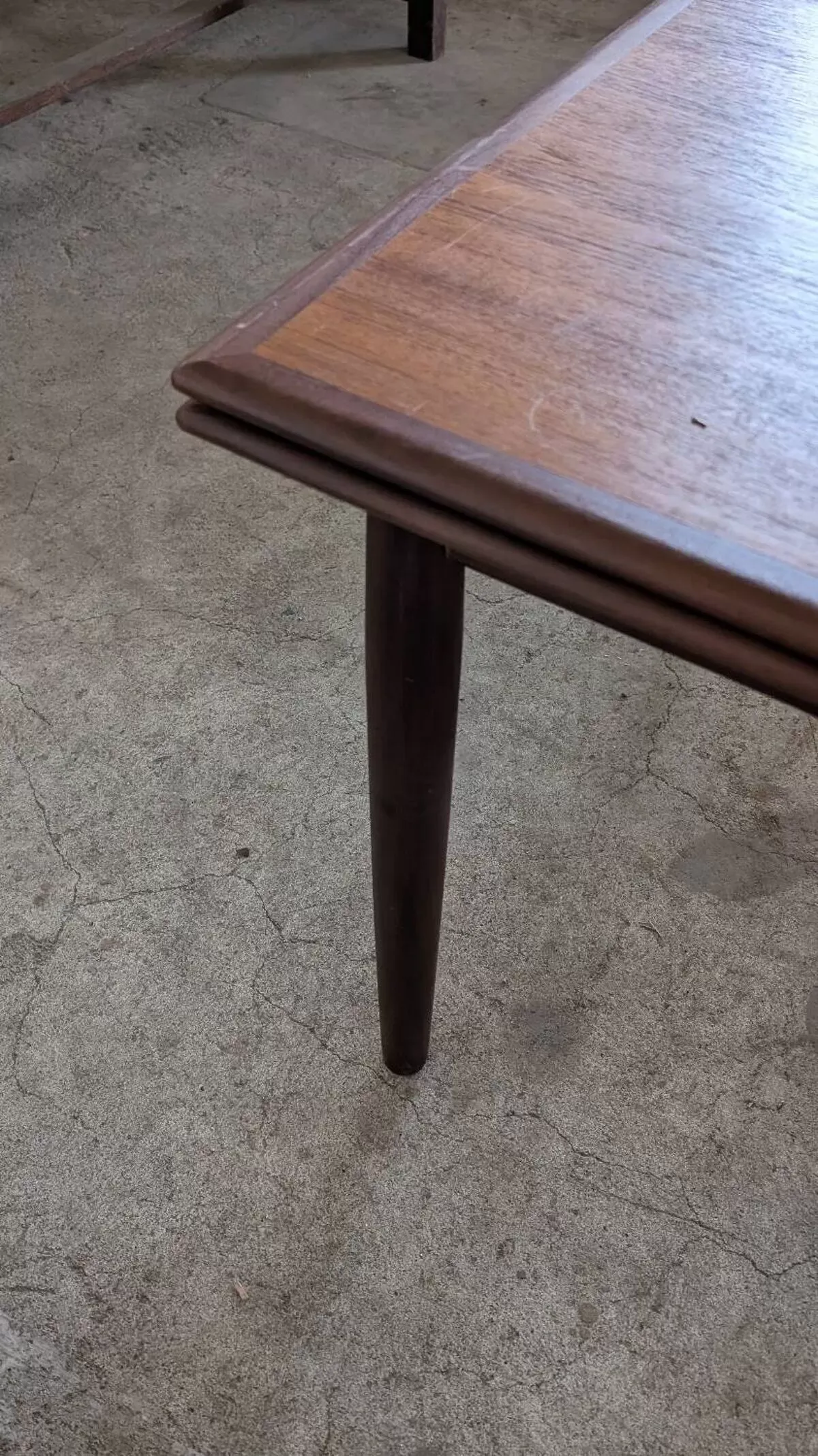 Illustration numéro 4 du produit Table scandinave avec rallonges