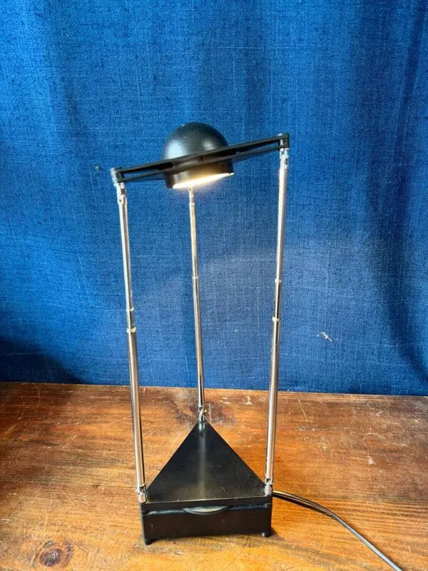 Illustration numéro 4 du produit Lampe bureau Kandido par Ferdinand Alexander Porsche. Luci, Italie