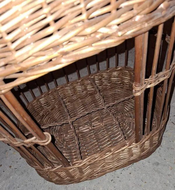 Illustration numéro 4 du produit Desserte de bar vintage en rotin