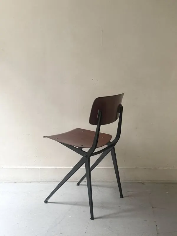 Illustration numéro 4 du produit Chaise scandinave Marko S201 bois de chêne / métal noir, design 1970