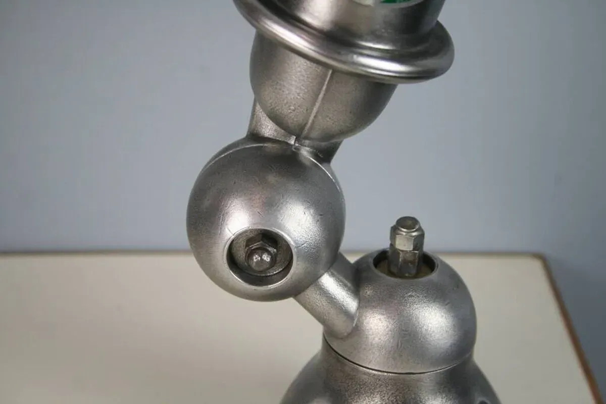 Illustration numéro 4 du produit Lampe applique Jieldé graphite industriel Jean Louis Domecq