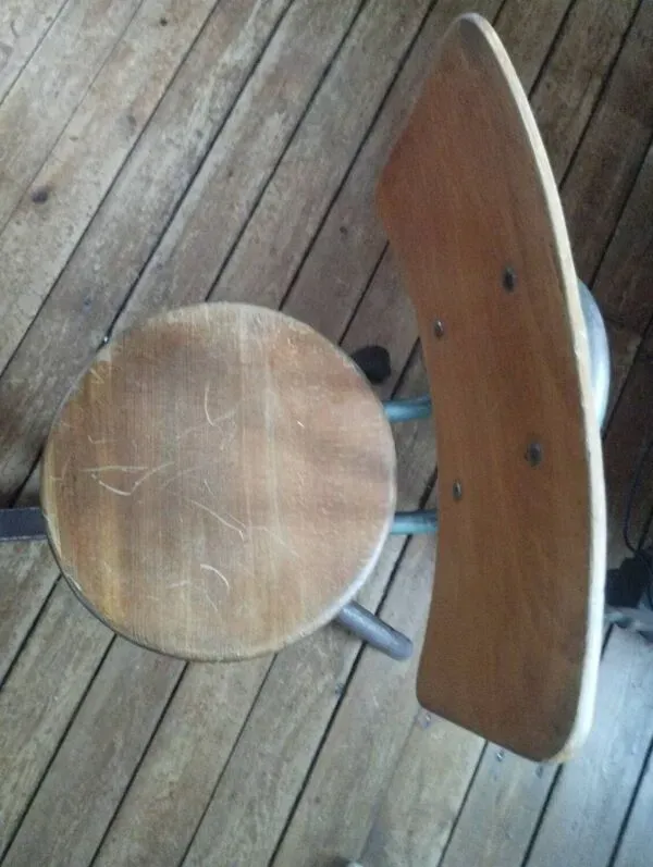 Illustration numéro 4 du produit Bureau d'écolier