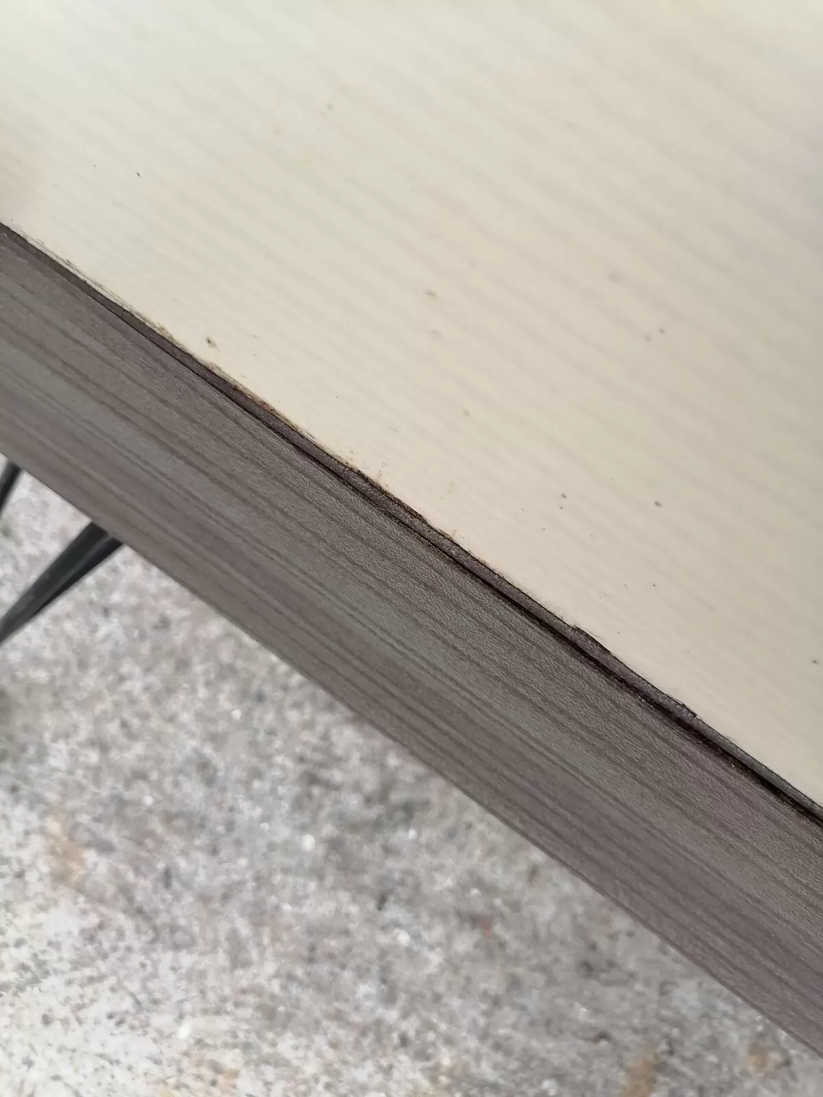 Illustration numéro 4 du produit Bar roulant pieds eiffel formica 1950 60