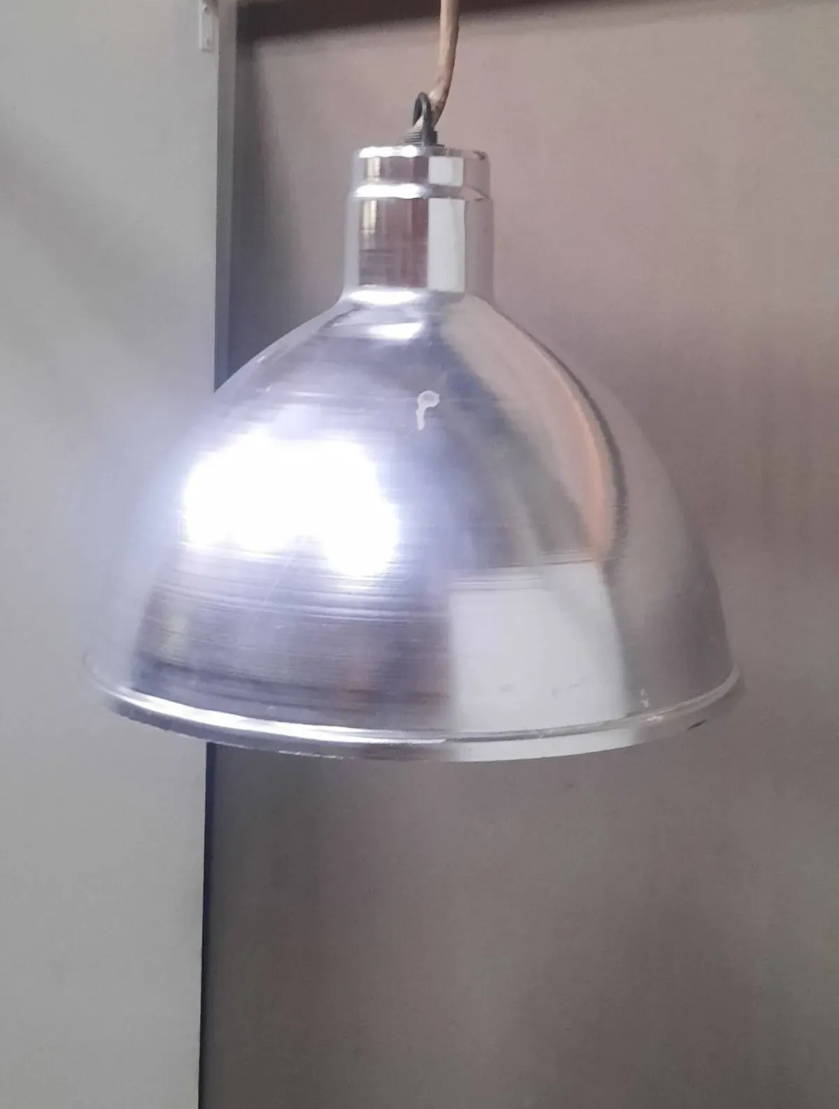 Illustration numéro 4 du produit Lampe industrielle en inox