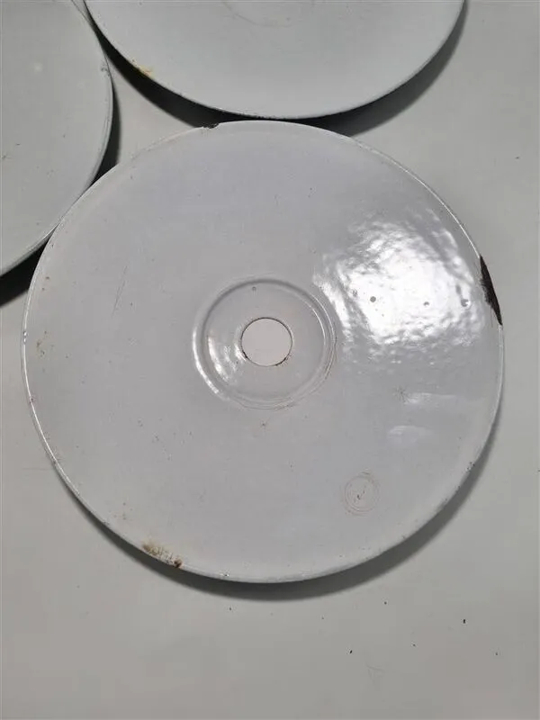 Illustration numéro 4 du produit Suspensions en tôle émaillée verte