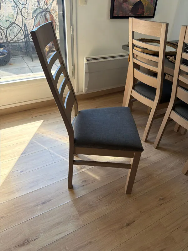 Illustration numéro 4 du produit 1 lot de 6 chaises en chêne