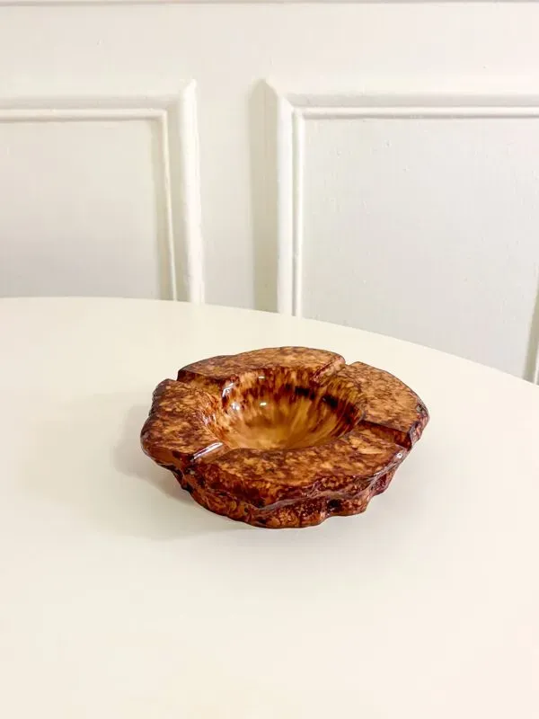 Illustration numéro 4 du produit Cendrier en albâtre marron, 1960