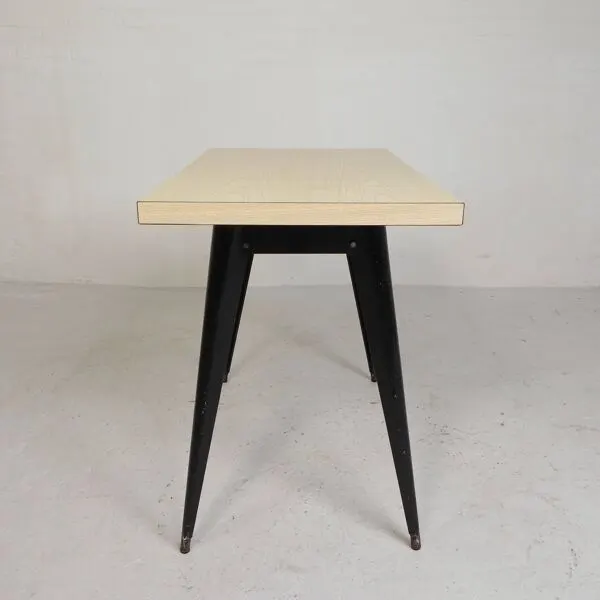 Illustration numéro 4 du produit Table bistrot Henri Julien, modèle Tolix T55 avec plateau en Formica, années 1950