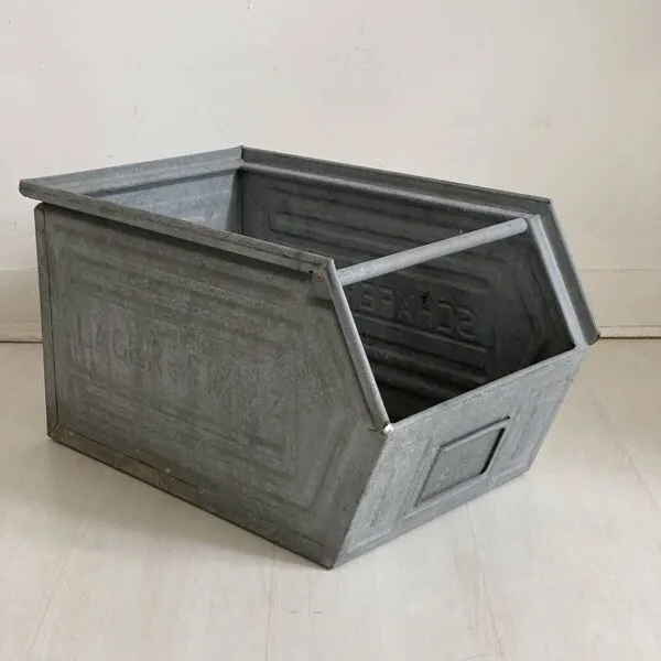 Illustration numéro 4 du produit Caisse industrielle en métal