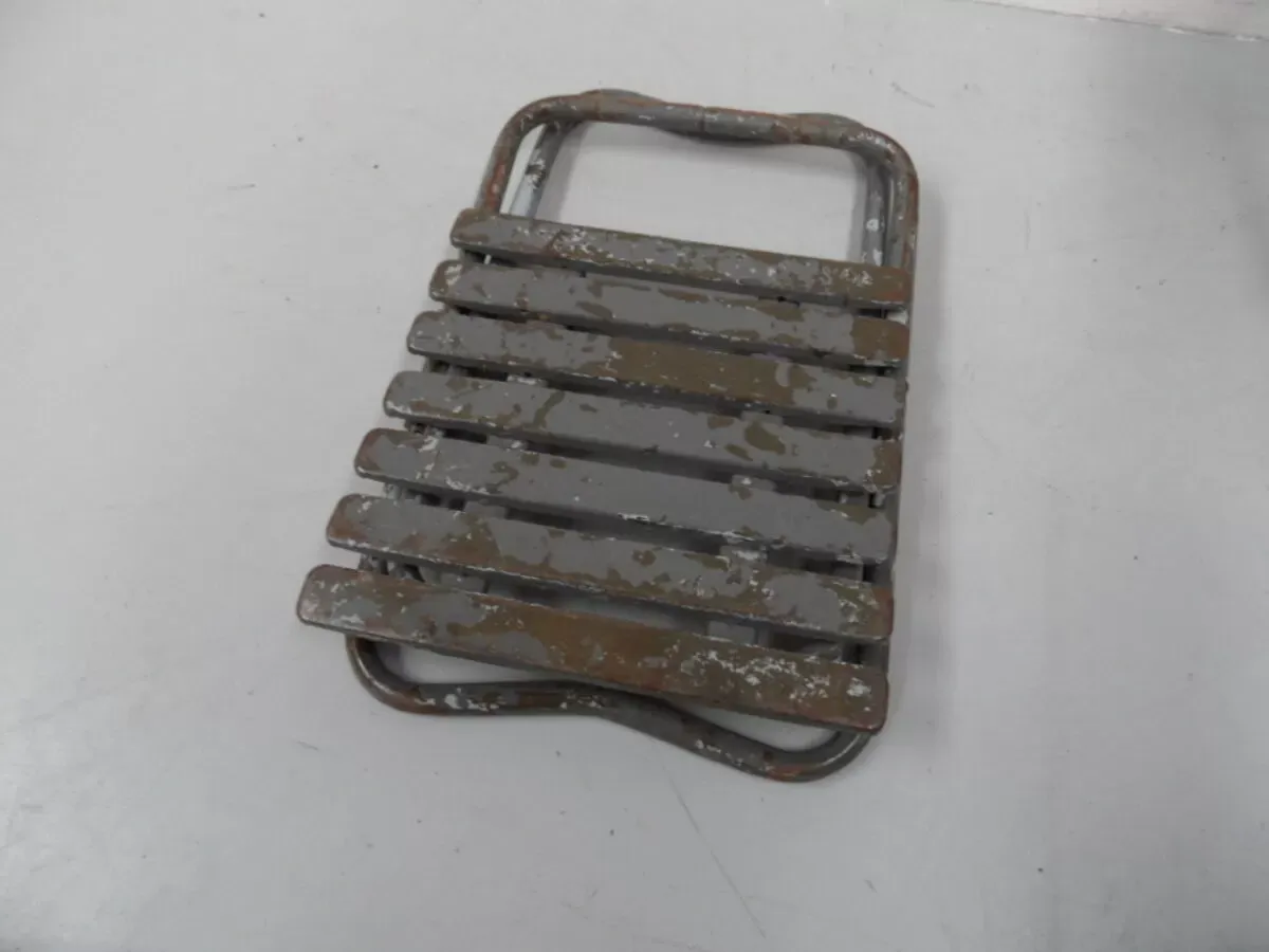 Illustration numéro 4 du produit Ensemble industriel de 2 tables d’appoint métalliques