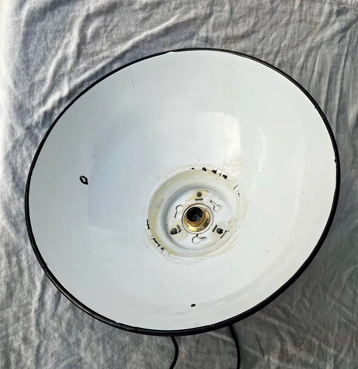 Illustration numéro 4 du produit Suspension industrielle XXL en tôle émaillée noire