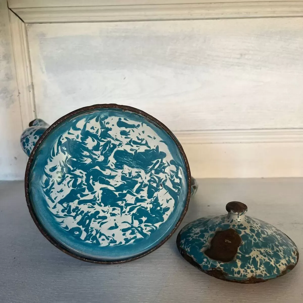 Illustration numéro 4 du produit Cafetière en tôle émaillée