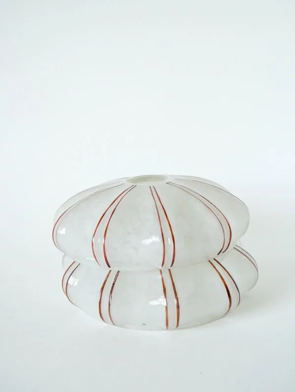 Illustration numéro 4 du produit suspension en verre de Clichy, Blanc et Bordeaux, Art Déco, 1930