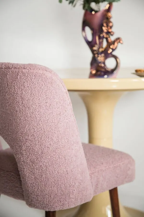Illustration numéro 4 du produit Chaise coquille rose en bouclé Midcentury, Europe, années 1960