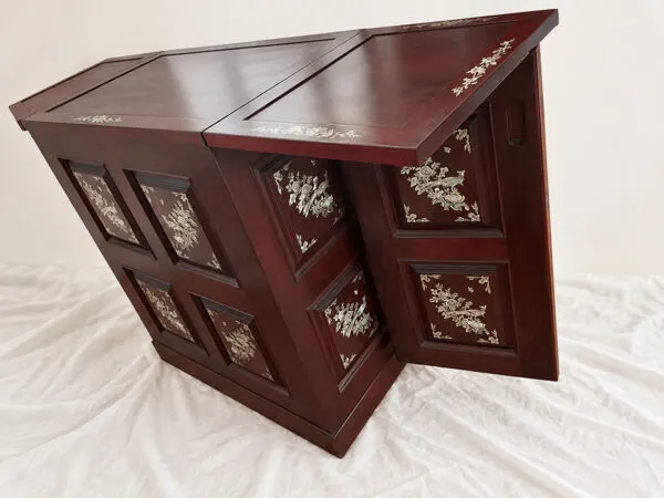 Illustration numéro 4 du produit Meuble bar cabinet en palissandre et nacre – fabrication artisanale