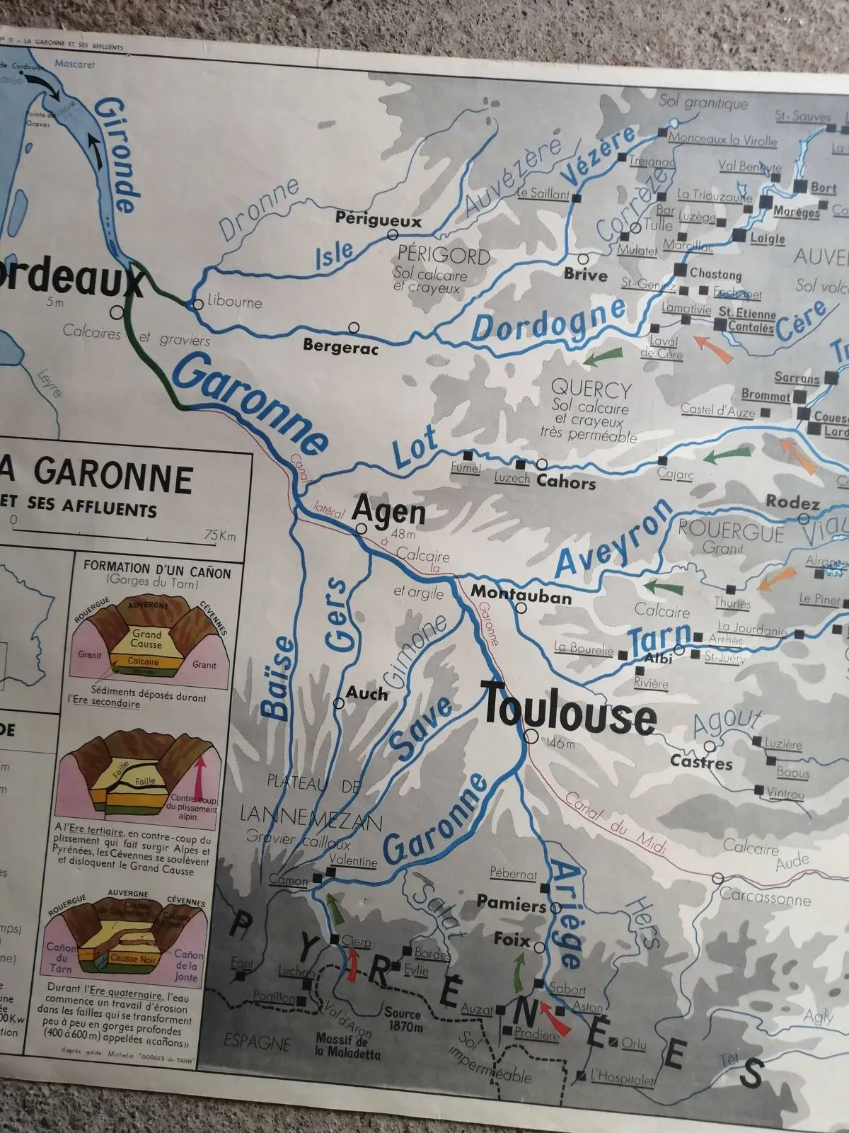 Illustration numéro 4 du produit Ancienne carte scolaire MDI : France « Cultures industrielles et forêts »