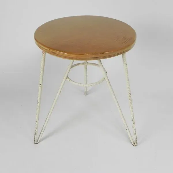 Illustration numéro 4 du produit Tabouret industriel, années 1950