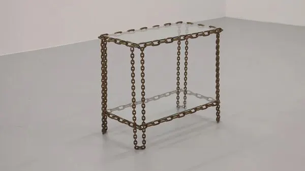 Illustration numéro 4 du produit Table d'appoint chaîne boho élégance industrielle, 1970
