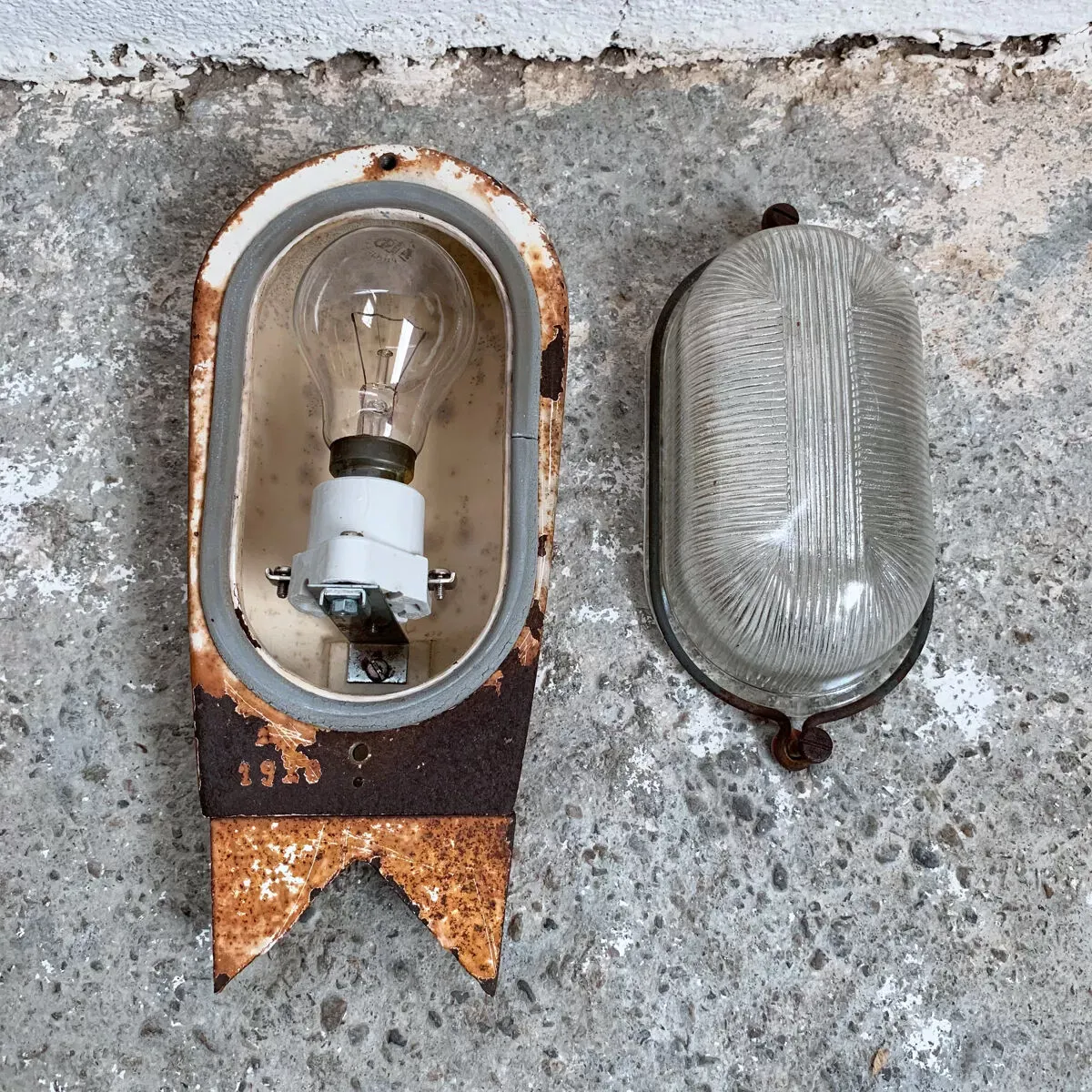 Illustration numéro 4 du produit Applique industrielle murale d’angle Mapelec