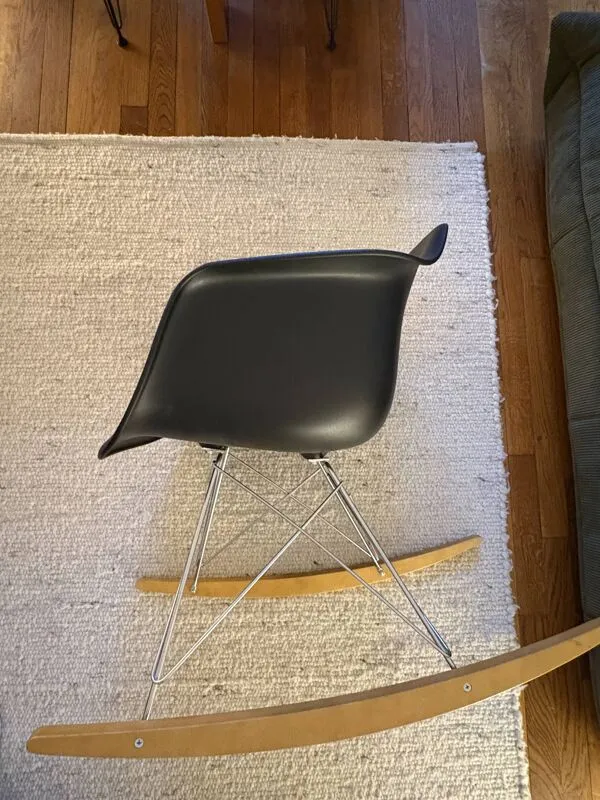 Illustration numéro 4 du produit Eames Plastic Chair