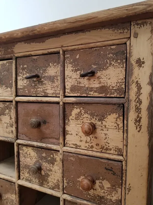 Illustration numéro 4 du produit Meuble de quincaillerie