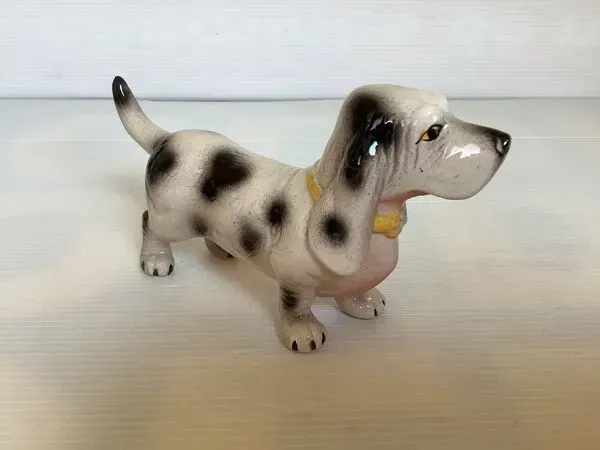 Illustration numéro 4 du produit Petit chien en céramique