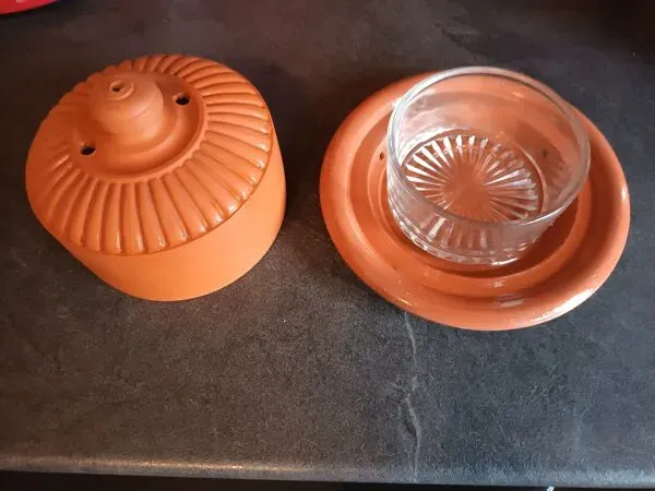 Illustration numéro 4 du produit Beurrier a eau