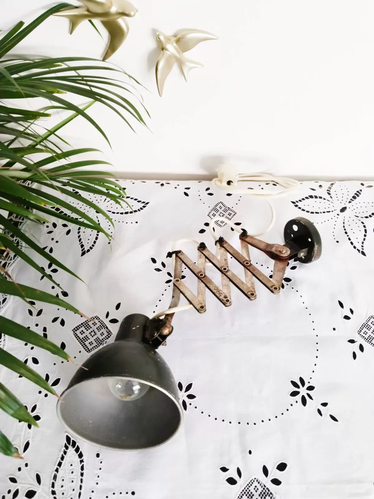 Illustration numéro 4 du produit Lampe d'atelier accordéon  , type Jielde