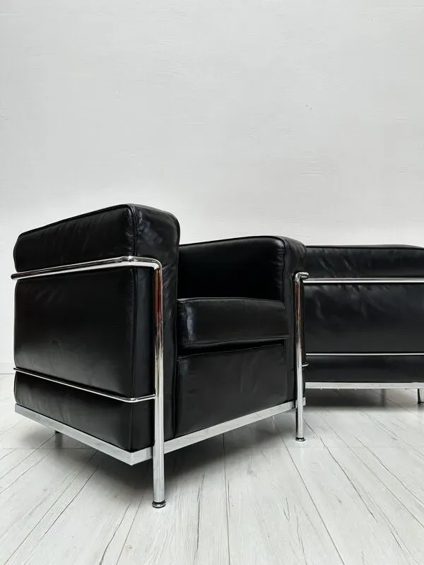 Illustration numéro 4 du produit Fauteuils LC2 vintage des années 90 par Le Corbusier et Charlotte Perriand pour Cassina