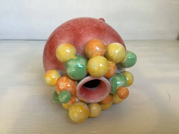 Illustration numéro 4 du produit Petit vase boules billes multicolores tripode