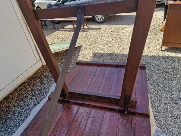 Illustration numéro 4 du produit Grande table de brasserie + deux bancs