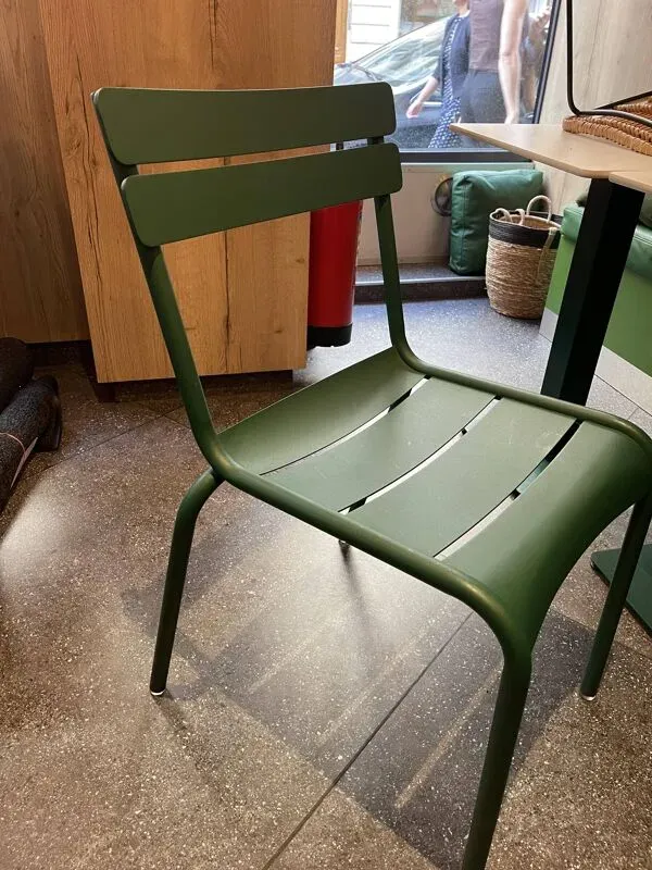 Illustration numéro 4 du produit Chaise Fermob  vertes / chaises du Luxembourg